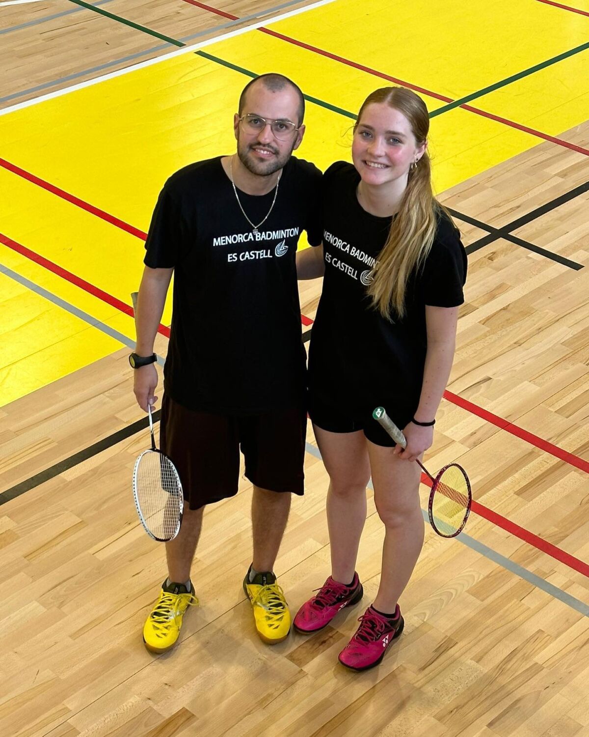 Hoy nuestros jugadores Carlos Riudavets y Laura Anglada han partido,
