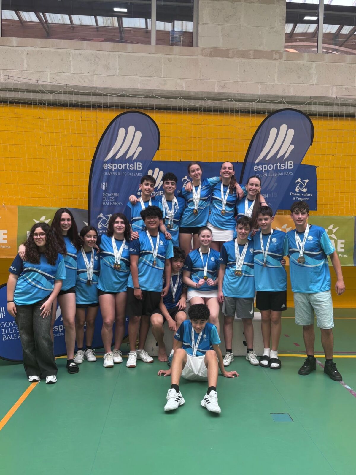 🔥 HIST脫RICO FIN DE SEMANA PARA EL MENORCA B脕DMINTON CLUB