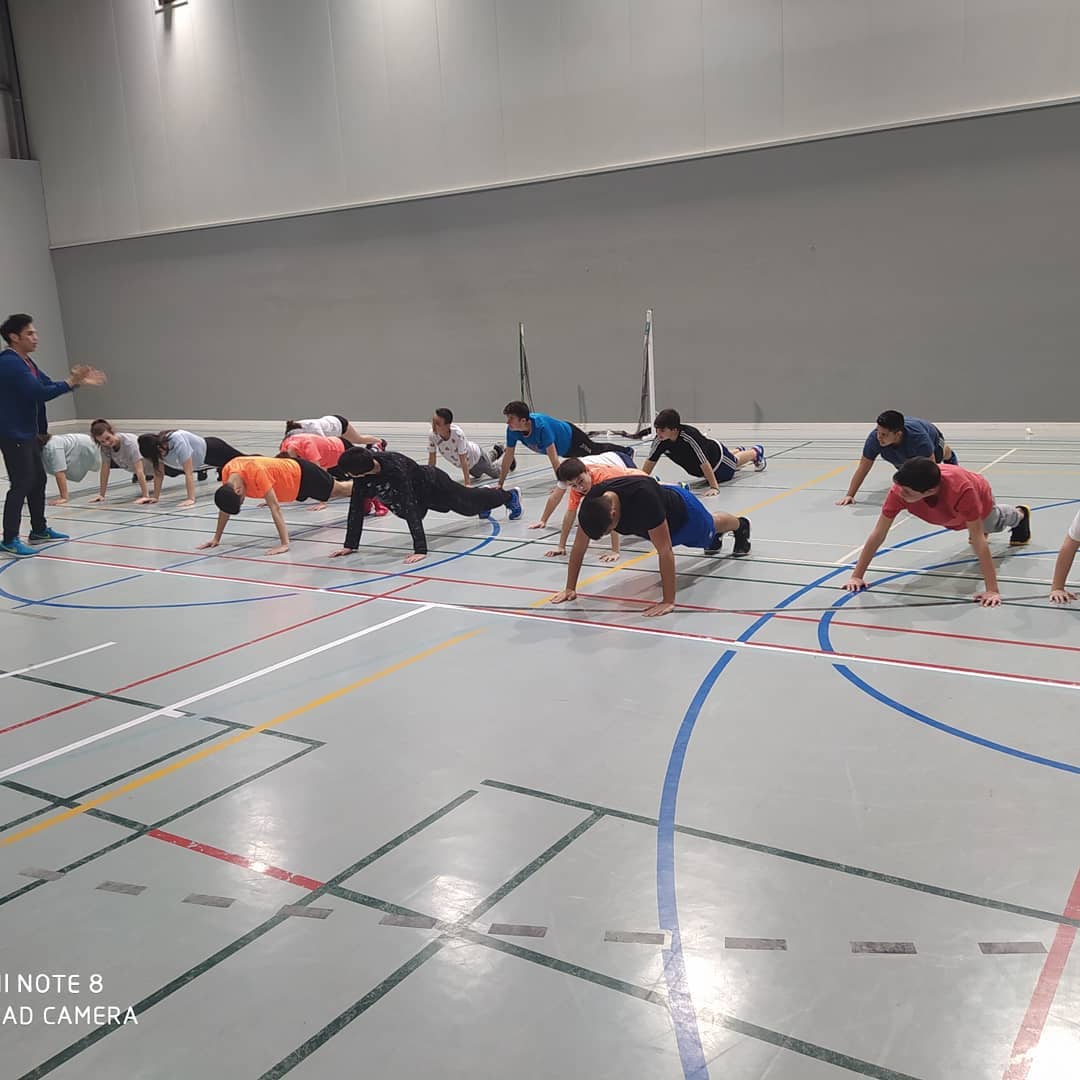 Entrenamos o nos divertimos 🤔 bádminton forever